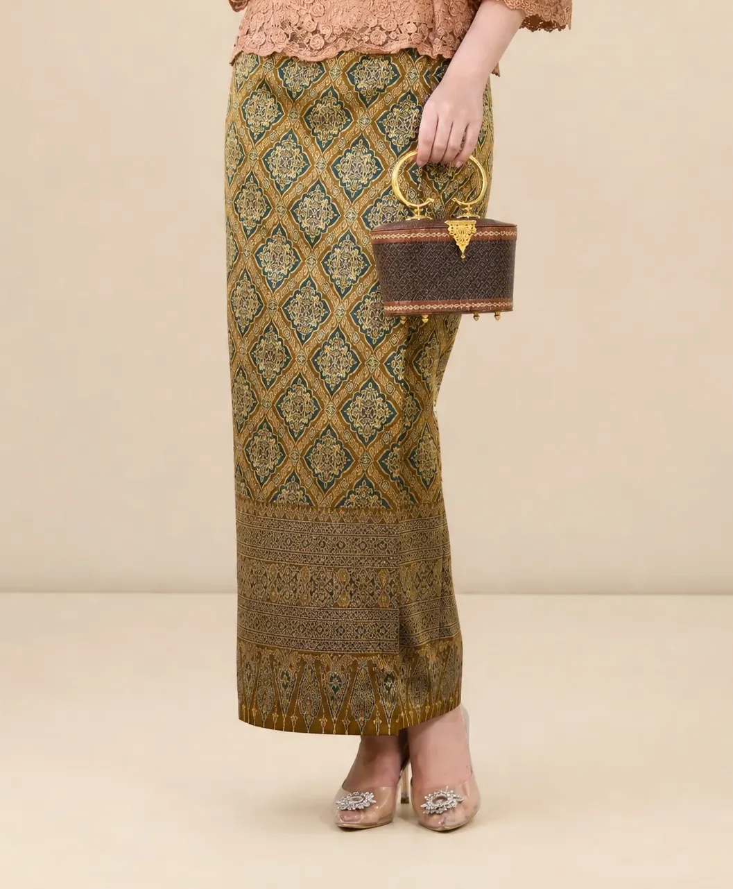 The Buppha Prae Wa Pha Sin (Classic Gold)
