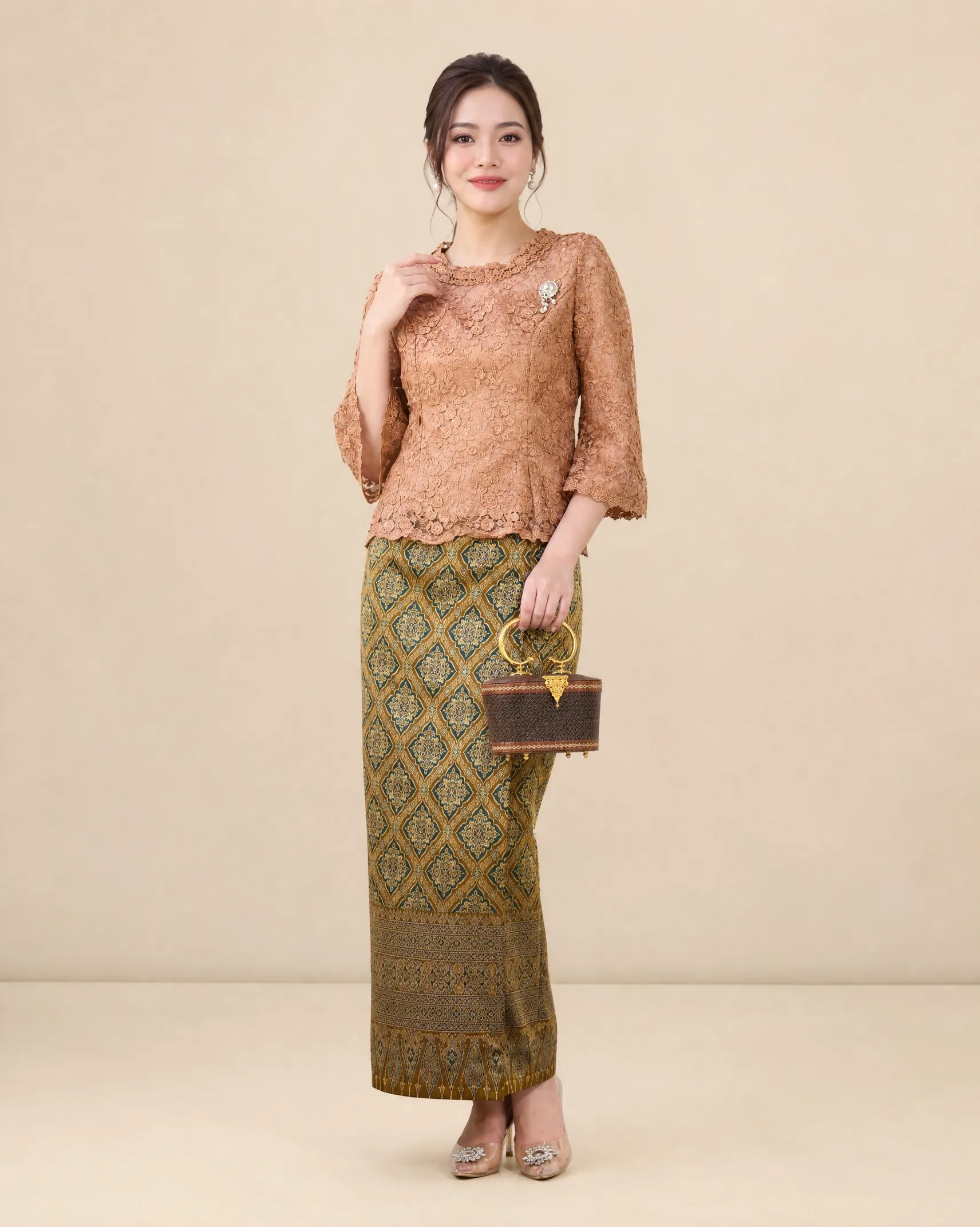 The Buppha Thai Silk Set (Classic Gold)