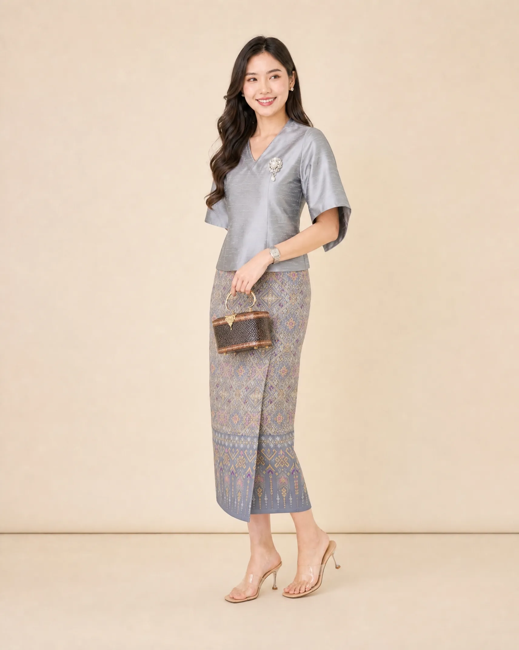 The Sirivann Silver Silk Ensemble - Image 3