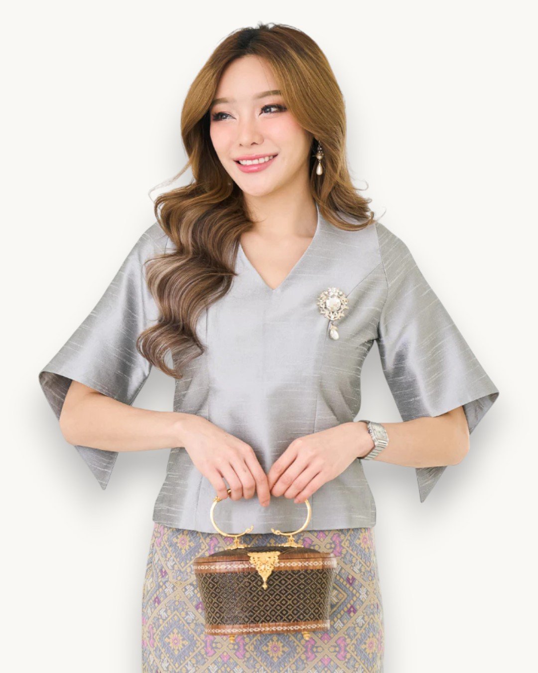 The Sirivann Silver Silk Ensemble (Prae Thip Edition) - Image 4