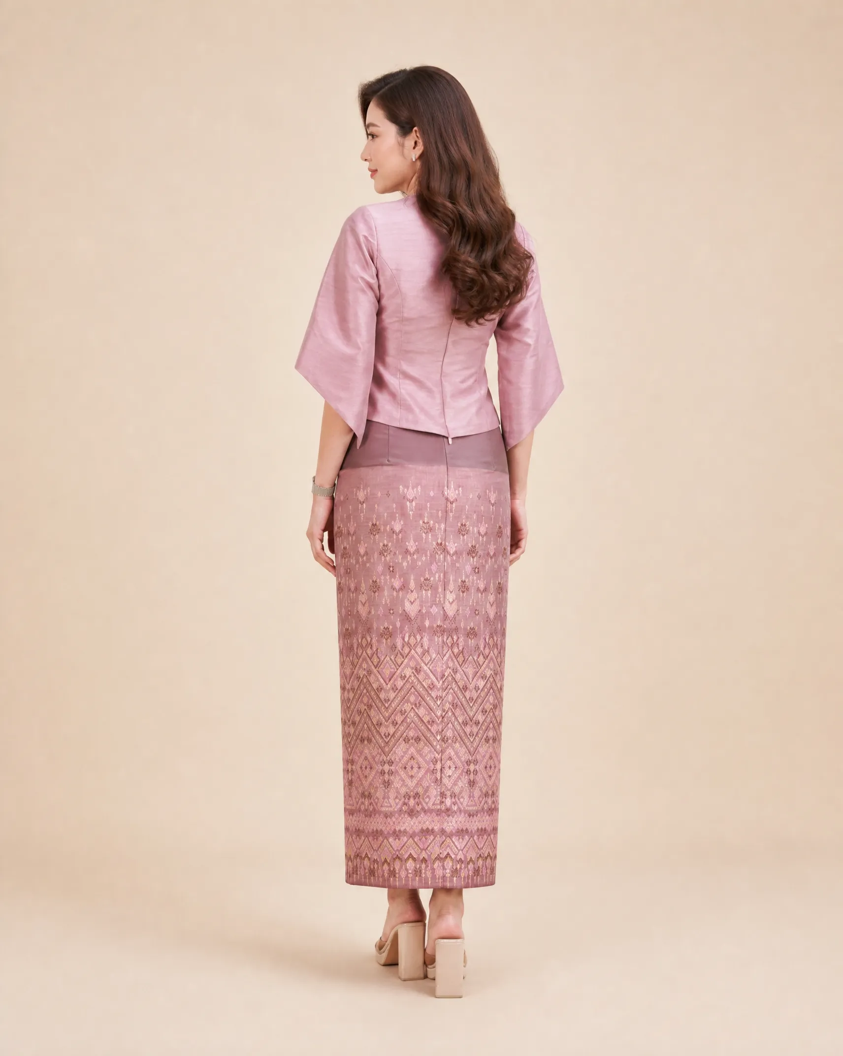 The Pathumma Thai Silk Set (Blush Pink) - Image 4