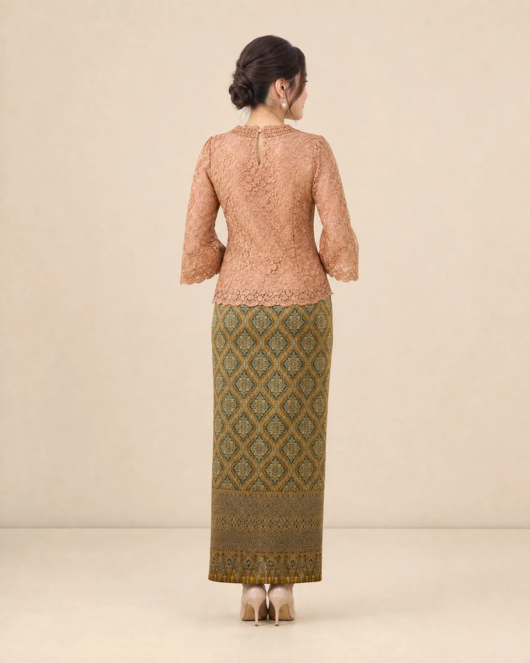 The Buppha Thai Silk Set (Classic Gold) - Image 3