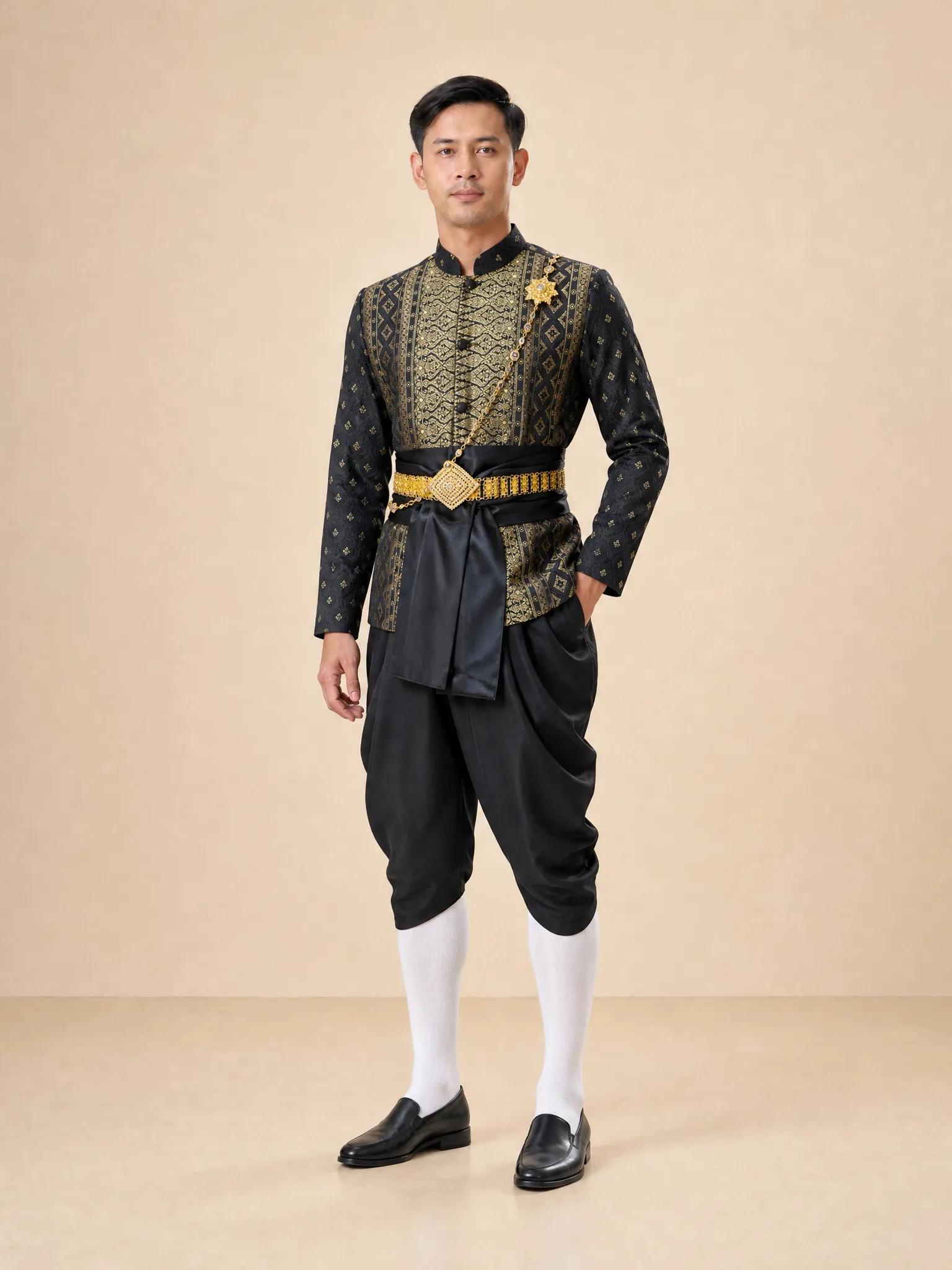 The Thanakrit Thai Chong Kraben Set (Black & Gold) - Image 4