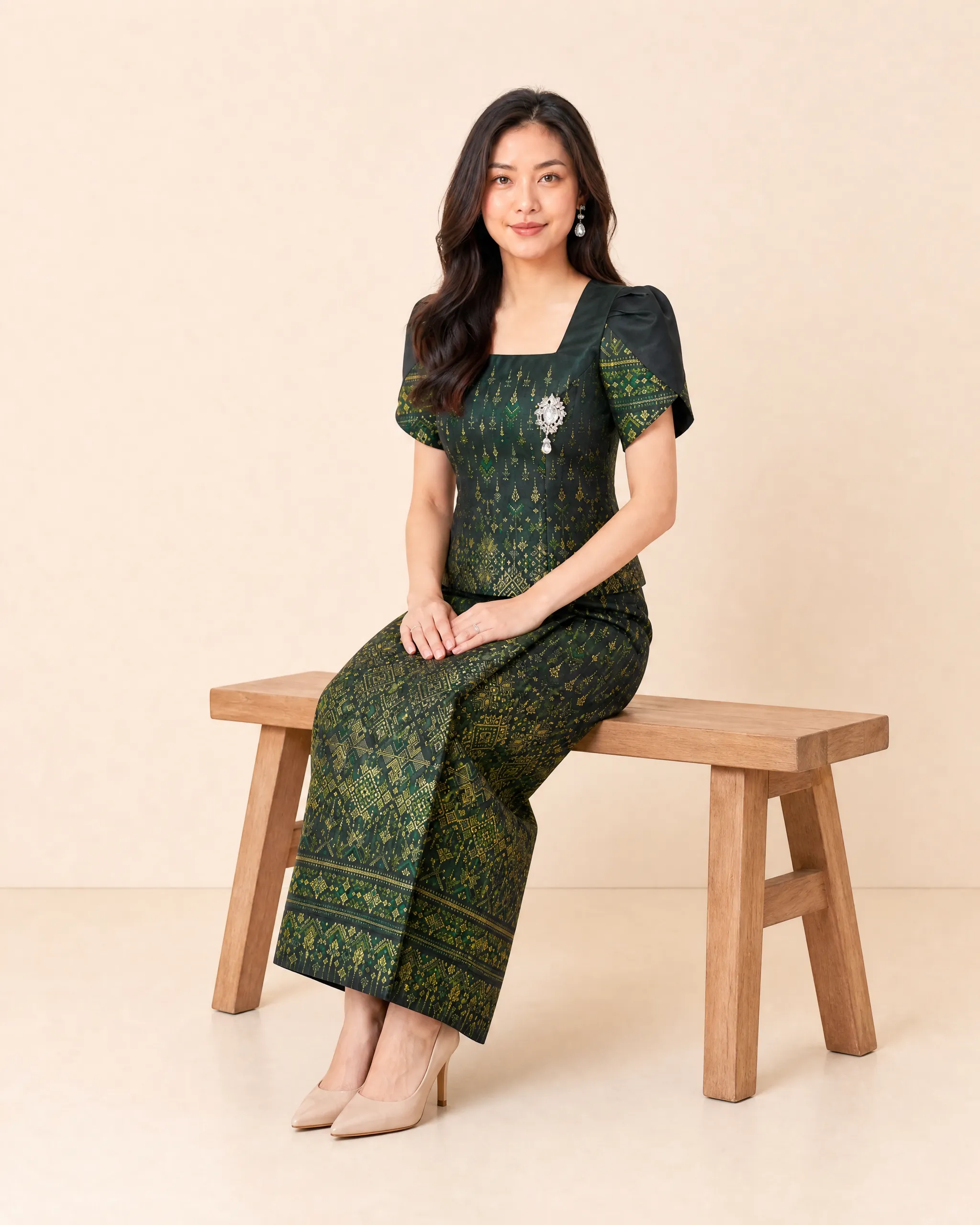 The Mali Thai Prae Wa Silk Set (Emerald) - Image 6