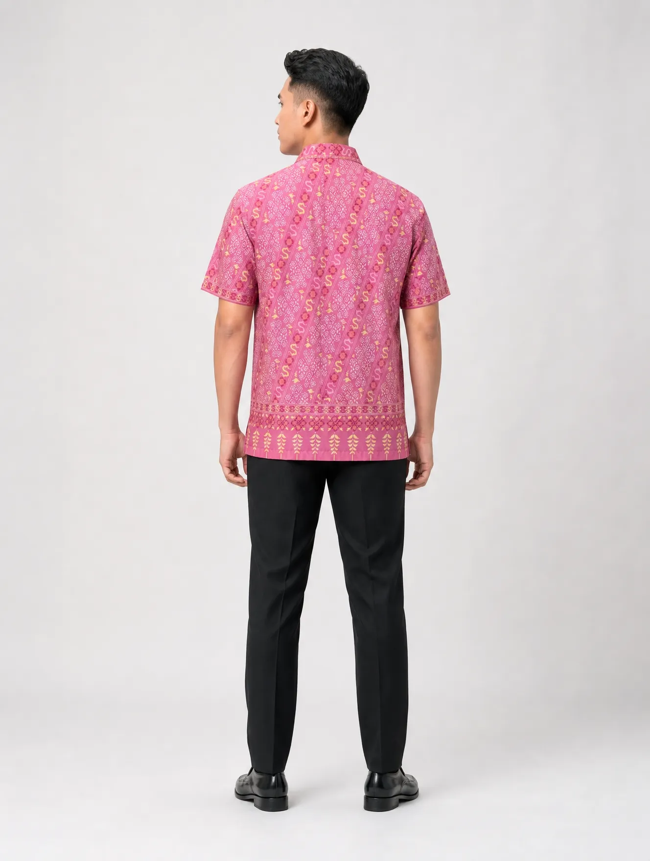 The Decha Thai Men's Lai Kho Shirt - Image 4