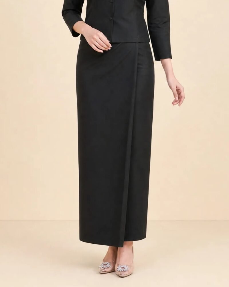 The Damri Prae Wa Pha Sin (Onyx Black)
