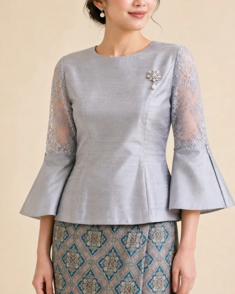 The Saengdao Lace-Sleeve Blouse (Gilded Ivory)