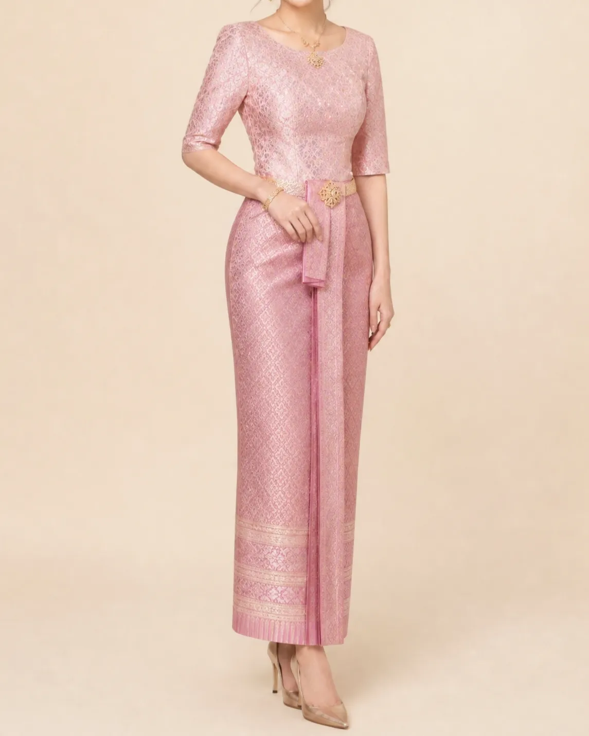 Amarin style Chut Thai: a wide round-necked blouse with elbow-length sleeves in a rich fabric