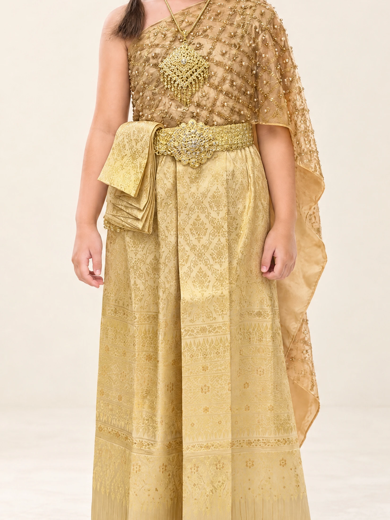 Kamonwan Girls' Pearl Sabai & Pha Thung Thai Set - Image 3