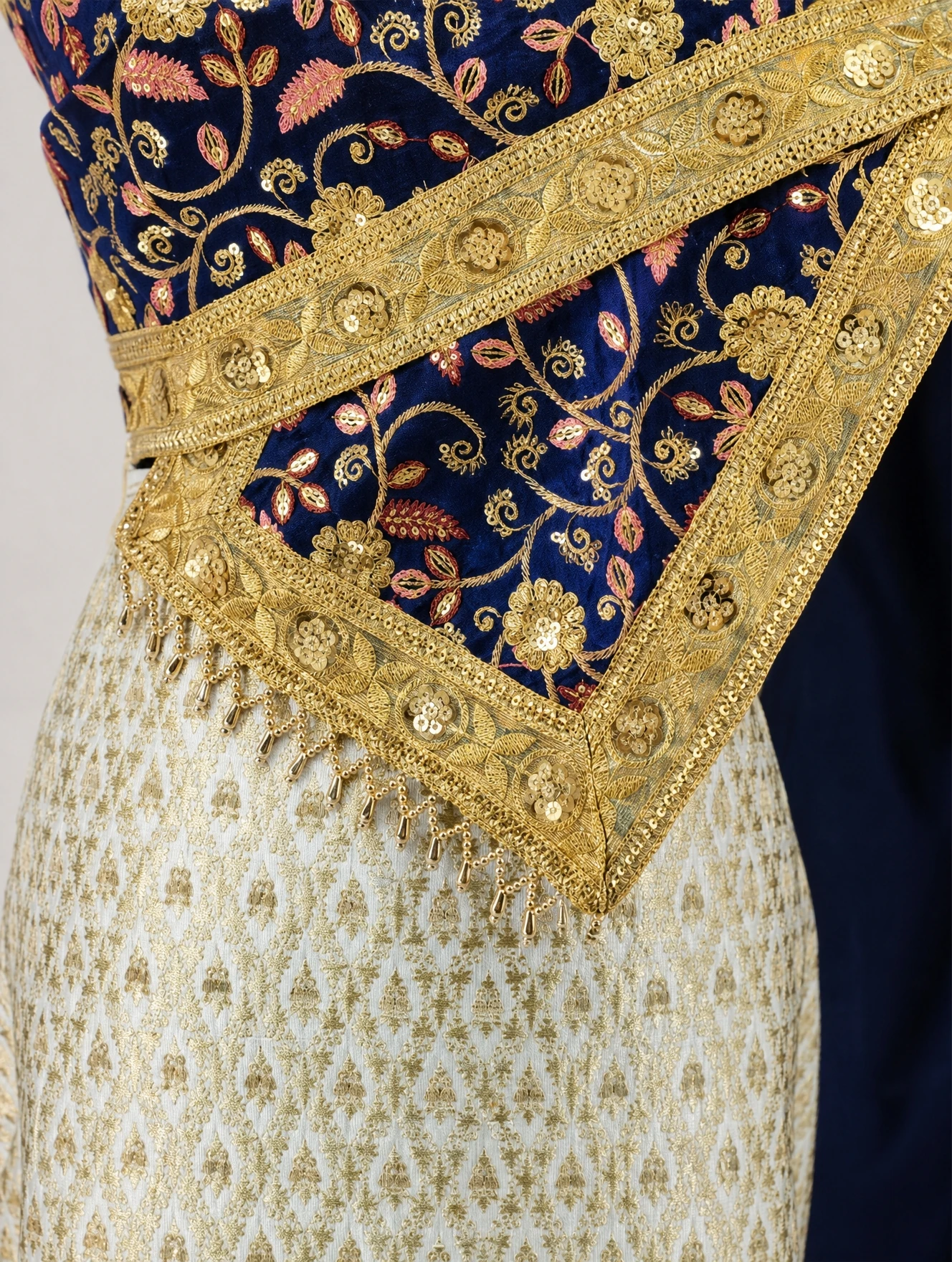 Phatcharin Thai Sabai - Navy - Pink Leaf - border and fringe detail