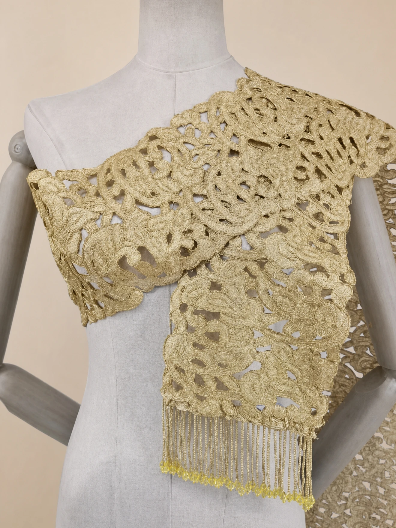 Pimchan gold openwork Thai sabai, front view