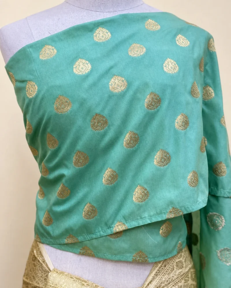 Chomchan woven Thai sabai in green, pattern 2, main view